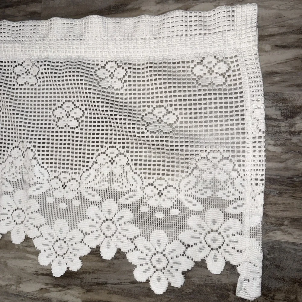Vintage Lace Scalloped Valance Curtain White Country Cottage Floral 65X18 In